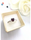 Anello ceramica bianco con strass colorato ed incisione su entrambi i  lati
