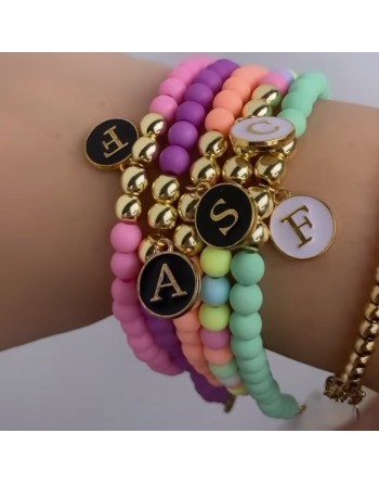 Bracciale con perline realizzato a mano tutte le letter e vari colori