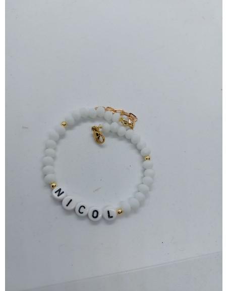 Bracciale fatto a mano con perline bianche e inserti oro