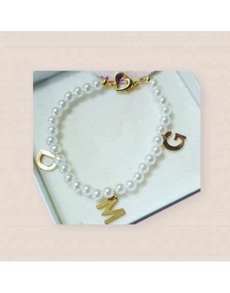 Bracciale perline interamente fatto a mano con lettere a scelta