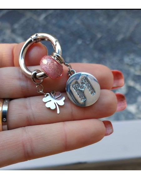 Ciondolo personalizzato con lettera e charm