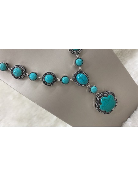 Collana  con pietre verde tiffany
