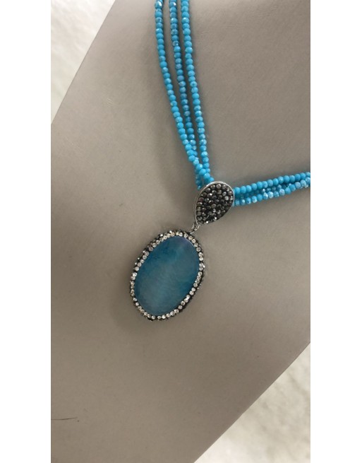 Collana 3 fili  di perline intrecciate e ciondolo vetro