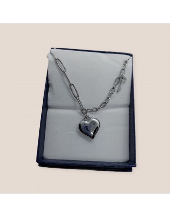 Collana con catena rettangolare e pendente cuore