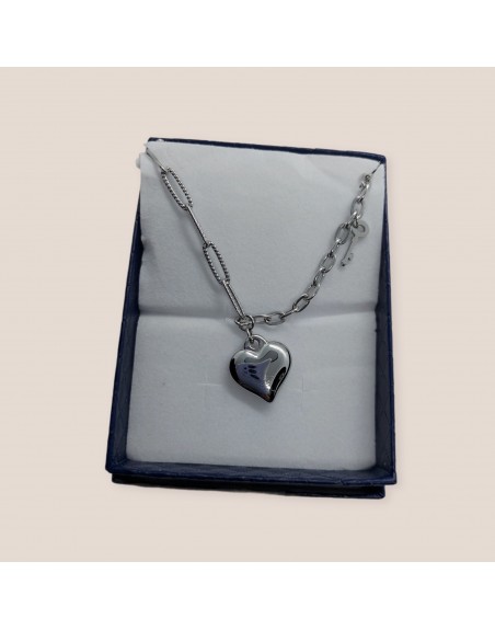 Collana con catena rettangolare e pendente cuore