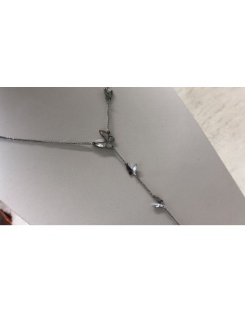 Collana con farfalla pendente