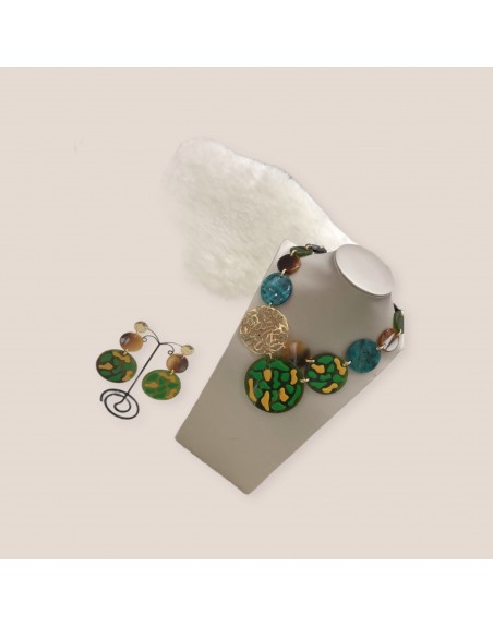 collana con orecchini  resina colore verde