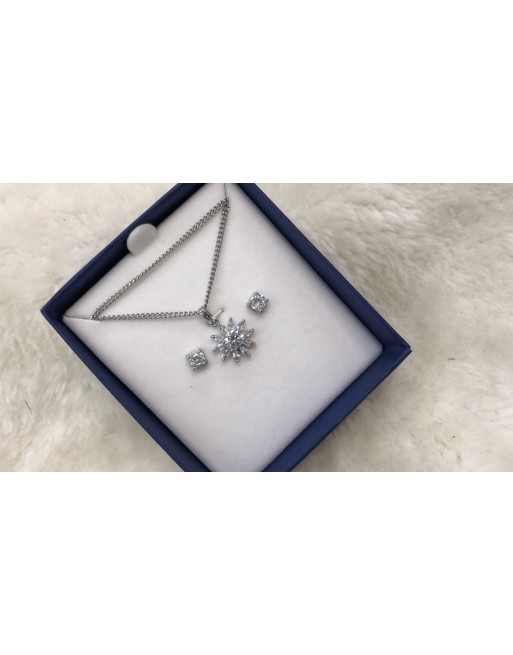 Collana con orecchini con ciondolo neve