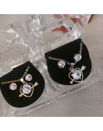 Collana con orecchini punto luce e scatola regalo