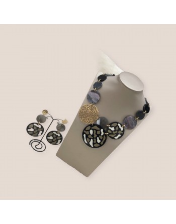 Collana con orecchini resina colore nero