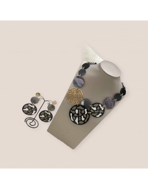 Collana con orecchini resina colore nero