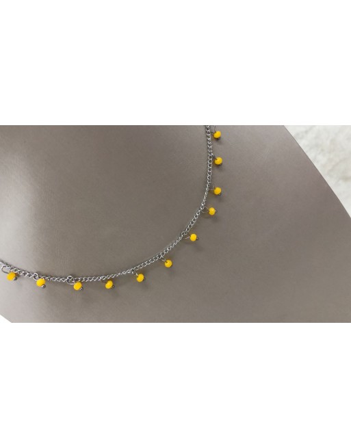 Collana con perline colorate