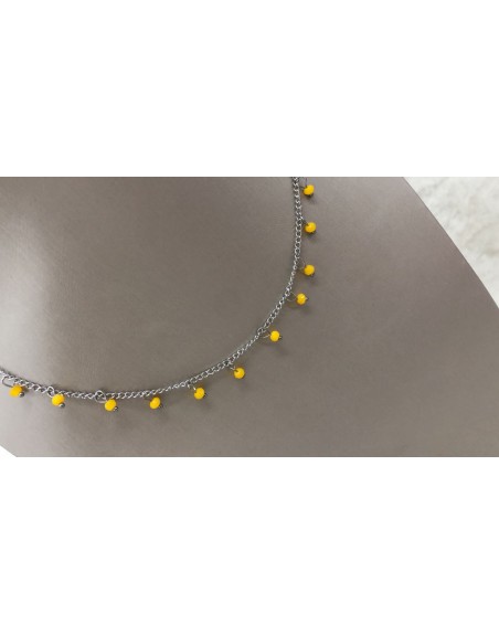 Collana con perline colorate
