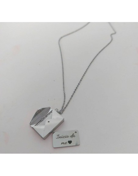 Collana lettera con bustina  ed incisione