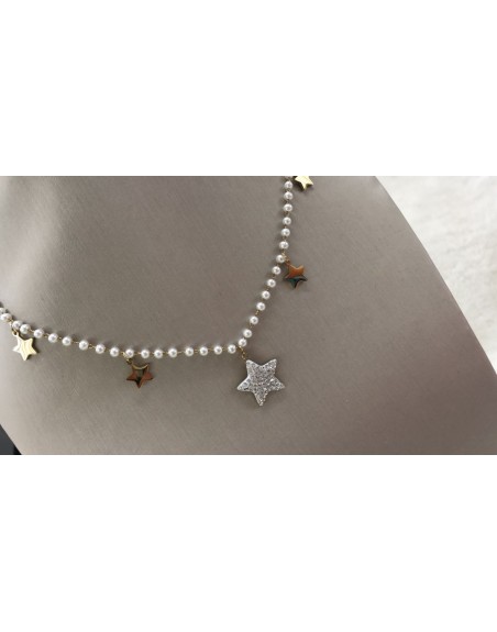 Collana perline bianche con ciondoli stella