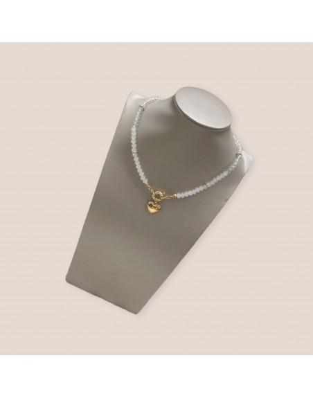 Collana perline bianche opache con ciondolo cuore