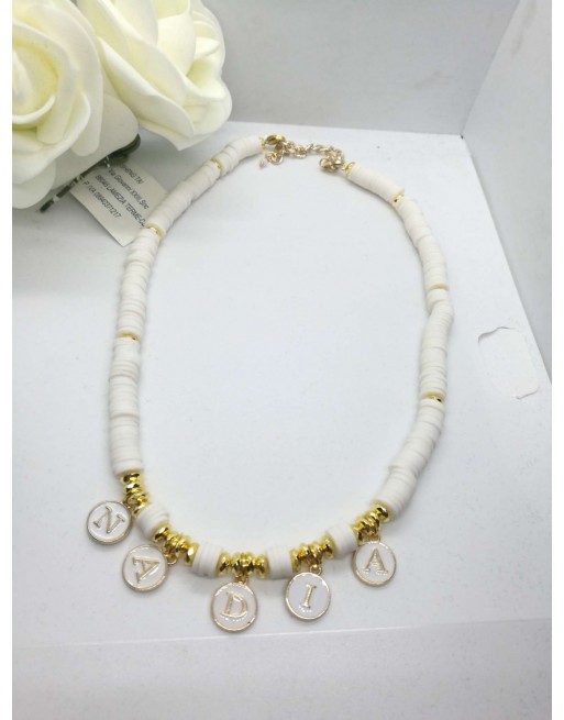 collana personalizzata creata  a mano comn gommini bianchi e inserti dorati