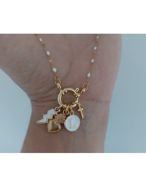 Collana realizzata a mano  con simboli e lettera