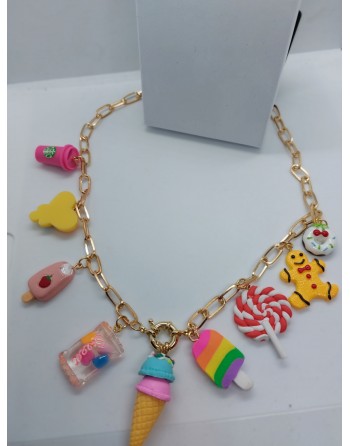 Collana realizzata a mano con ciondoli candy
