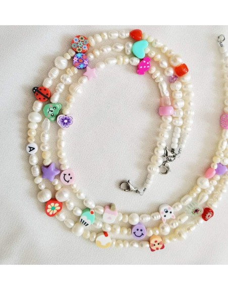 Collana realizzata a mano con lettere e  simpatici  inserti candy colorati