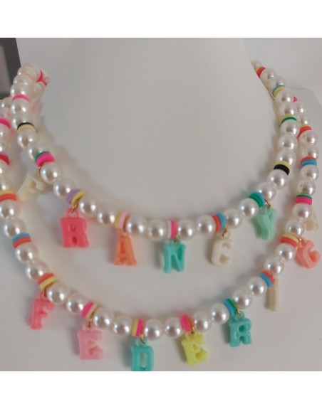 Collana realizzata a mano con perle e nome