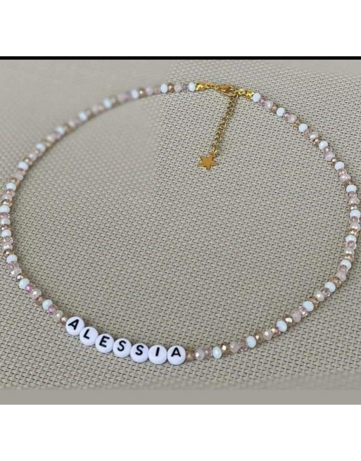 Collana realizzata a mano con perline e nome