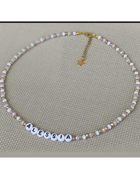 Collana realizzata a mano con perline e nome