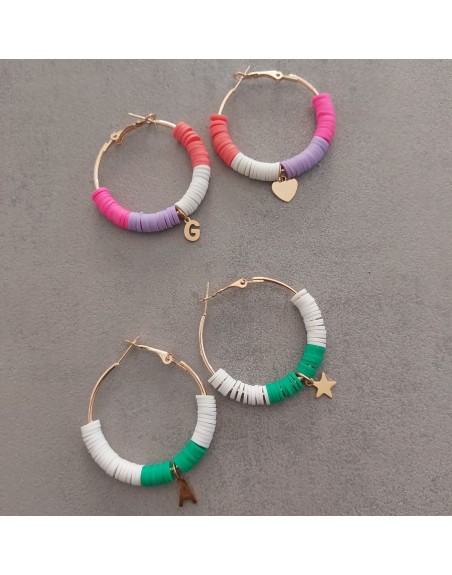 Orecchino realizzato a mano con gommini e ciondolo lettera disponibile vari colori a scelta