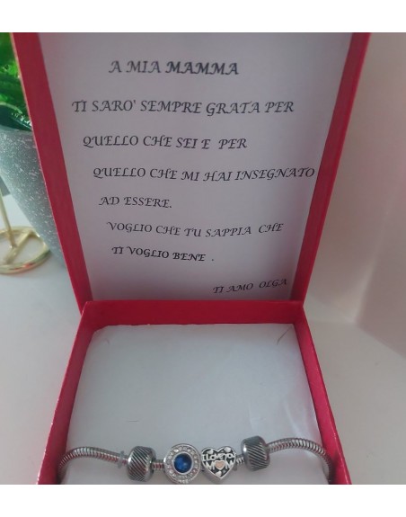 Scatola con dedica perdonalizzata e bracciale modello pandora con charm mamma