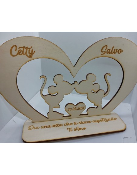Targa in legno forma cuore con personaggi disney misura 20cm