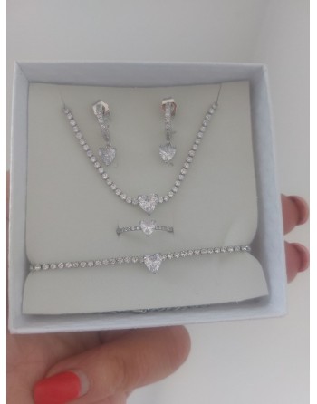 Parure composta da orecchini, anello, bracciale e collana modello kate