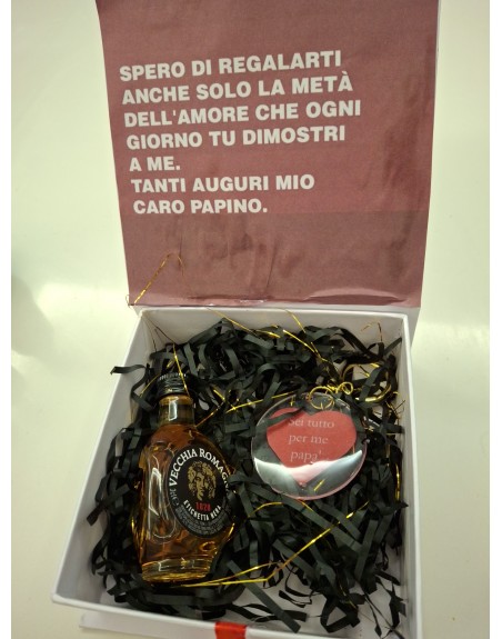 Box scatola con frase personalizzata e mini liquore vecchia romagna e portachiavi con frase