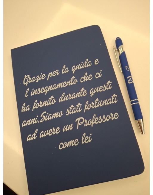 Quaderno  a righe   vari colori disponibili con penna personalizzati