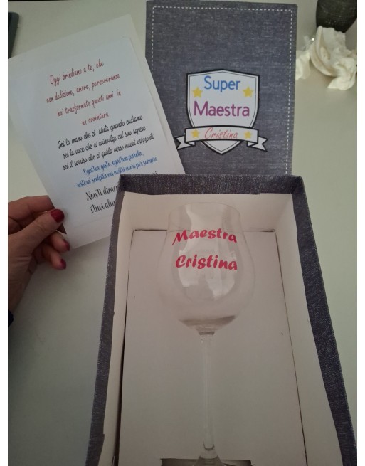 Scatola con frase   contenente bicchiere di vino personalizzato con nome
